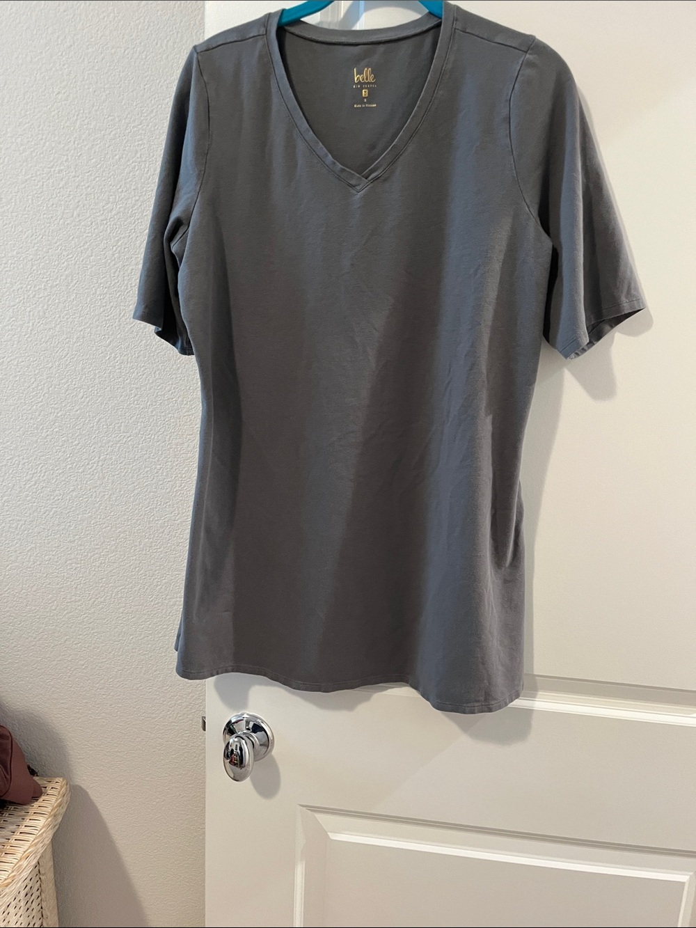 Elle V-Neck Short Sleeve Tee in Charcoal Gray
